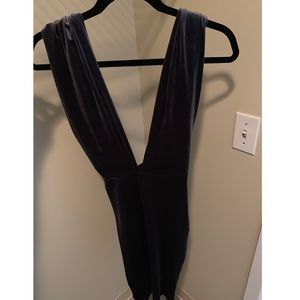 Grey velvet backless dress